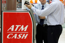 Thieves on ATM - another modus on thieves at atm centers