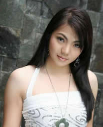 My Favourite Photo - This is a girl picture that I like. She is so cute, isn't?