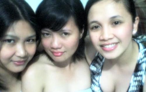 me with my friends - pretty gals..lol