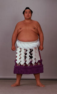 Yokozuna 62: Onokuni - Onokuni Yasushi  Date of Birth 	October 9th, 1962 Place of Birth 	Hokkaido Heya 	Hanakago - Hanaregoma Debut 	March, 1978 (age - 15) Yokozuna Promotion 	September, 1987 (age - 24) Retired 	July, 1991 (age - 28) Makunouchi Division Record 	426-228-105 Makunouchi Division Championships 	2 Special Prizes 	O-5, F-2 Height 	189 cm Weight 	203 kg Oyakata Name 	Onokuni -Shibatayama