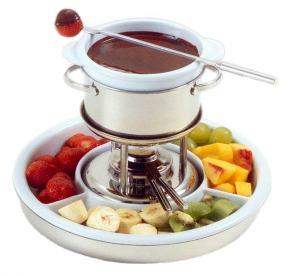 chocolate fondue - romantic Valentine&#039;s Day dinner