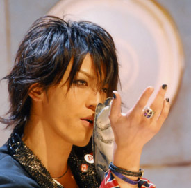 lips - kamenashi singing lips