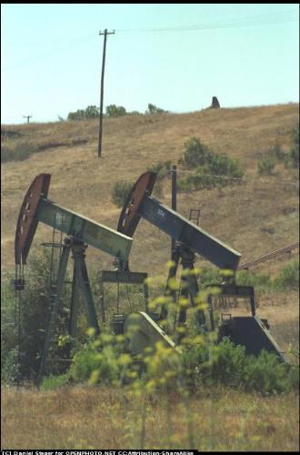 Oil extraction - Oil: many profits and few investments? 