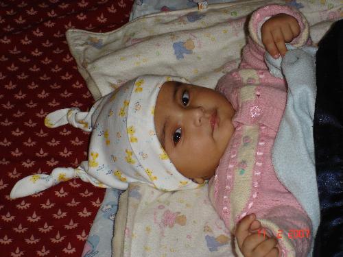 friend's cute baby - This is my friend's(though quite younger to me)first baby...shoo coootie!!!