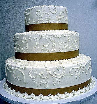 elegant scrolls -  elegant scrollwork makes a pretty wedding cake