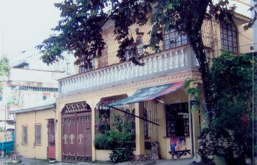 House - A two-storey house with a store in Quezon City