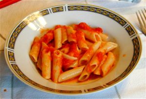 penne rigatoni - A great way to use tomato sauce!