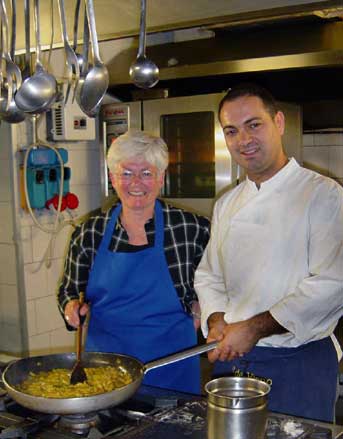 Cooking do u like? - how much do you like cooking? Cooking do u like? - how much do you like cooking?