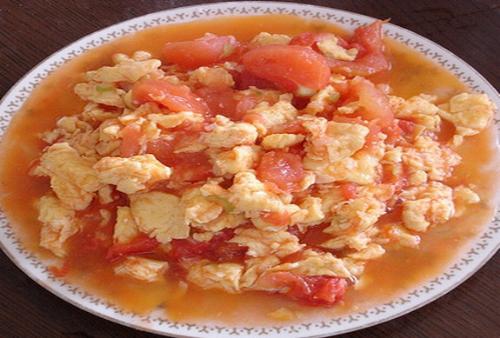 Scrambled eggs with tomato - Scrambled eggs with tomato It tastes sweet and sour