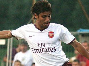 Eduardo da Silva - Eduardo da Silva (Dudu) while shooting on goal in one of Arsenal's pre-season matches