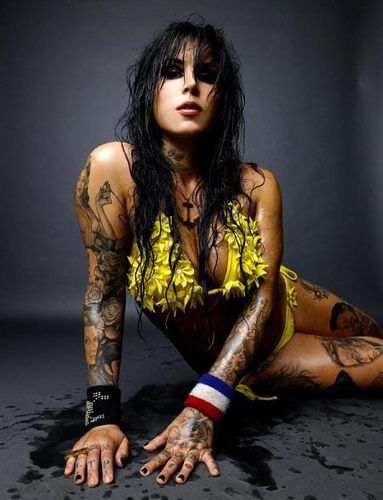Kate Von D of L.A. Ink - I'd love to get body art like her!