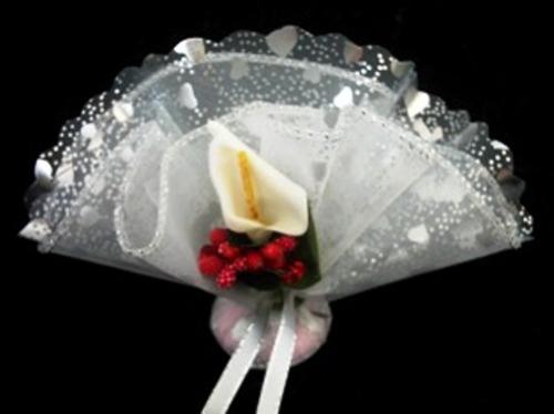 Wedding Favours - Another sample of our wedding favours, a luxury silver favour with heart netting.