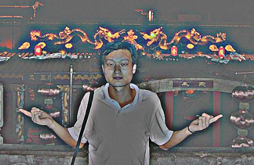 it is me too - the photo was PSed once.when I learn how to use Photoshop.:)