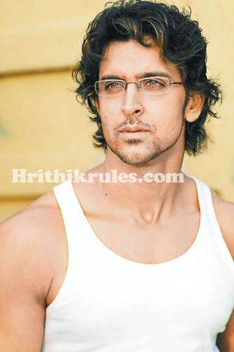 Indian superstar Hrithik Roshan!!! - Do you like his posture.....say something yaar!!!
