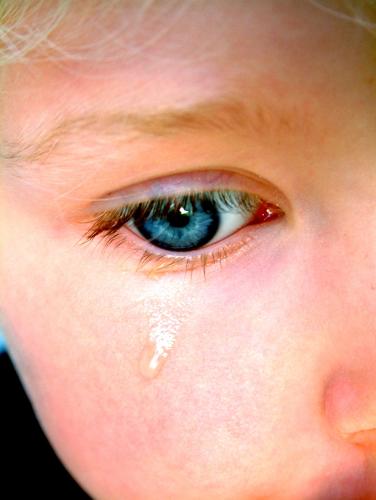 Child abuse - Child crying!!