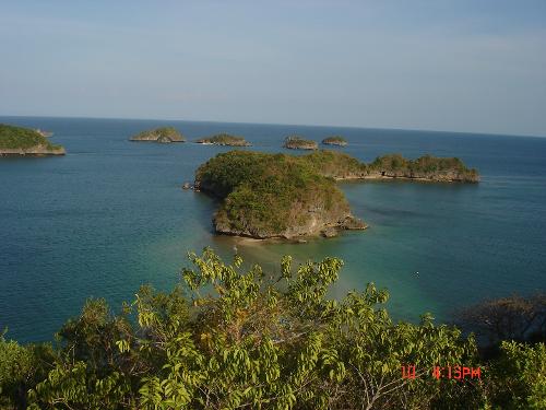 governor's island, hundred islands. philippines - a view from governor's island