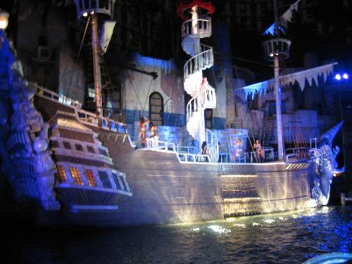 vegas - Pirate ship at Treasure Island.