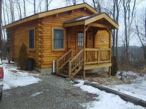 Romantic Getaway - This is a great romantic getaway in Hillboro, Ohio. It's peacful, serene, and beautiful.