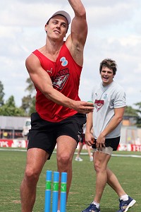 matthew lloyd - matthew lloyd fine tune his cricket skills before the three mobile cricket challenge day.