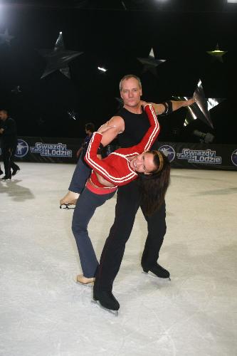 skating - ice skating