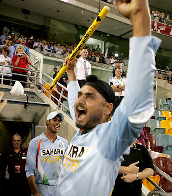 victory over india aganist austraila - cricket had won the CB series finalize