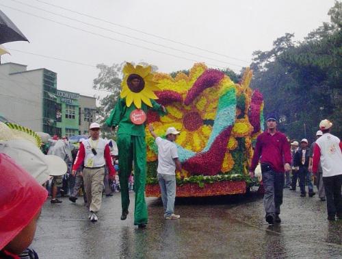 GMA float - This is the Kapuso Float.