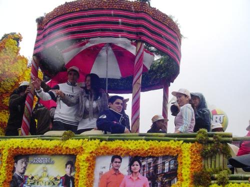 Mga Kapuso - Richard Gutirrez, Alfred Vargas, and Iza Calzado from GMA Network were there to grace the occasion.