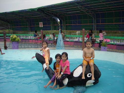 happy time - This is one of the place where I bring my children during my free time. I will be vary happy if my children is happy.