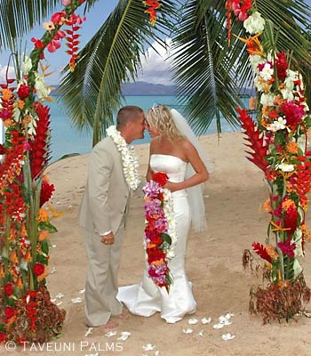weddings - would you go to the wedding of a stranger?