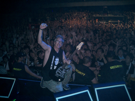 Noodles Tokyo - The Offspring in Tokyo.