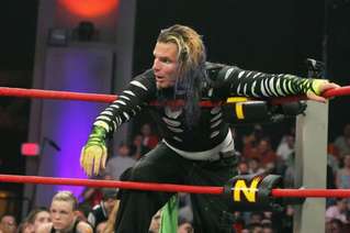Jeff Hardy - pulling on ropes
