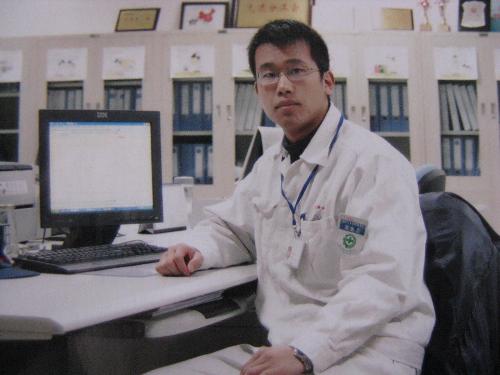 look, I'm working - I am a automobile engineer. Look ,I'm working.