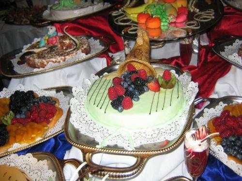 my favorite cake - with strawberry and raspberry