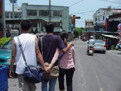 confused lover?!? - Is she torn between two lovers? Or'I love my best friend's girlfriend'?