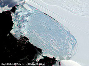 Huge ice chunk collapses in Antartic! - ice chunk Huge ice chunk collapses in Antartic! - ice chunk