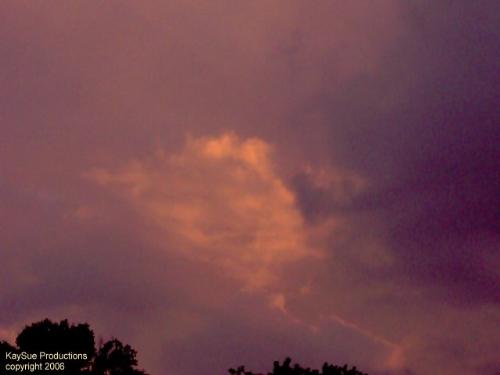 Wonderful sunset - The clouds ae just right to get this color of pinks.