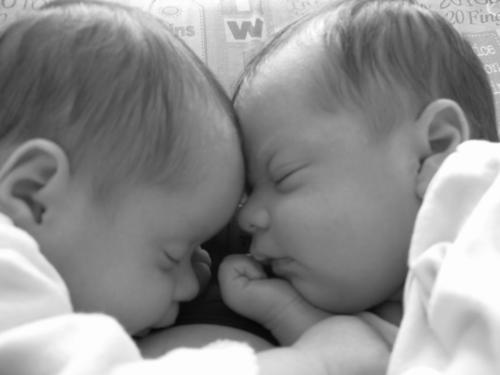 my twin nieces so cute - I love my twin nieces, this is when they were about 6 weeks old, they are SO CUTE I absolutely love them to death. I can not wait to see them again!!