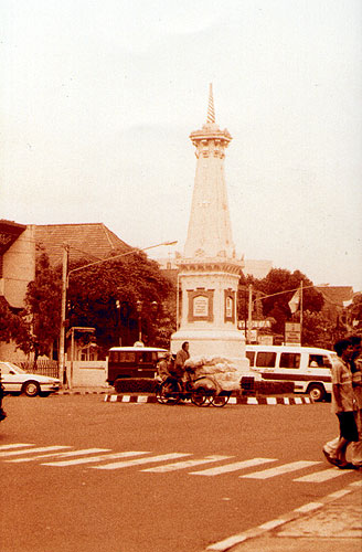 Tugu - Tugu , Jogja