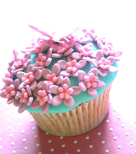 sweet bun! - looks deliCious! i which someday i will learn how to make it..