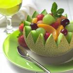 fruit salad - Fresh fruit salad on a hot day is always very refreshing
