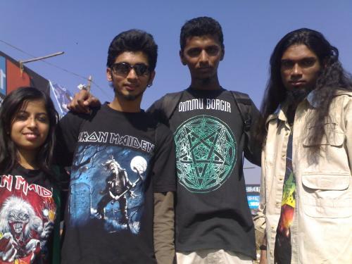pics - heyyy dats me waiting,for the once in a lifetime event!!!!!!was the only metal gal in the group !