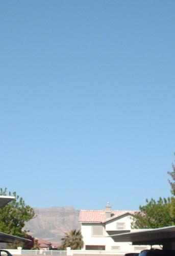blue sky and mountains in Nevada - Our weather today, blue skies