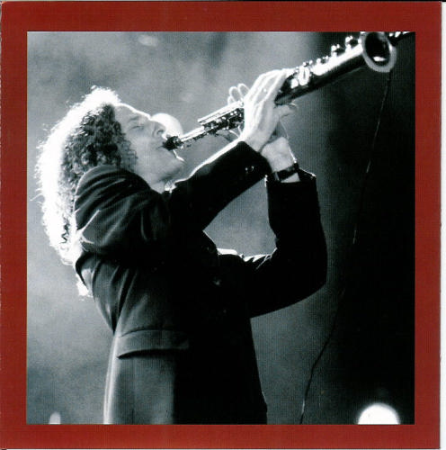 Essential Kenny G collection - kenny playing the sax as shown in the new album