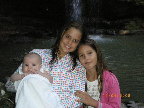 Sasha, Justice and Shanae at the waterfalls - AT the Buderim waterfalls