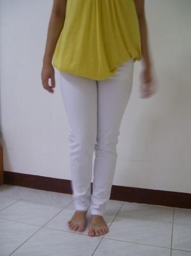 my white skinnies - this is a pic of me wearing my white skinny jeans which i totally love!