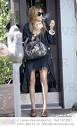 mary kate olsen smoking - mary kate olsen outside an entrance door smoking with large sunglasses on, taking a break