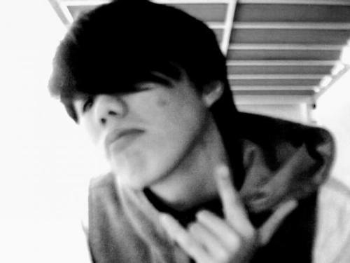 emo - is this emo??? i dont think so.....