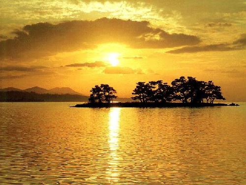 Heavenly Sunset - I just thought this was a BEAUTIFUL picture of a sunset setting that my uncle sent to me while on Vacation.