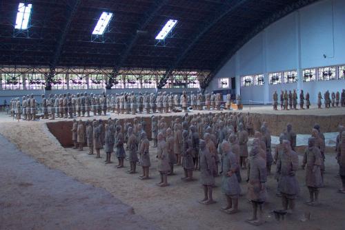 Binmayong  - Chin shihhung mausleum burial figures of warriors and hoeses