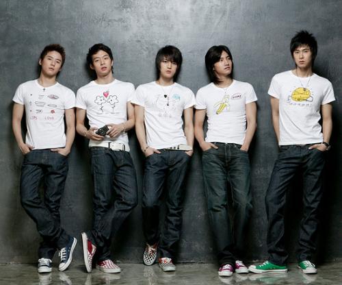 TVXQ group photo - I like their pose here